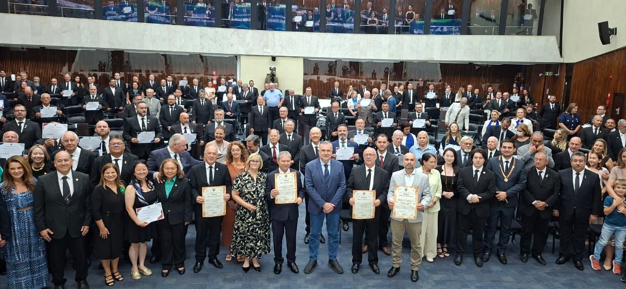 Sessão solene na Assembleia Legislativa do Estado do Paraná – Dia Estadual da Maçonaria Paranaense